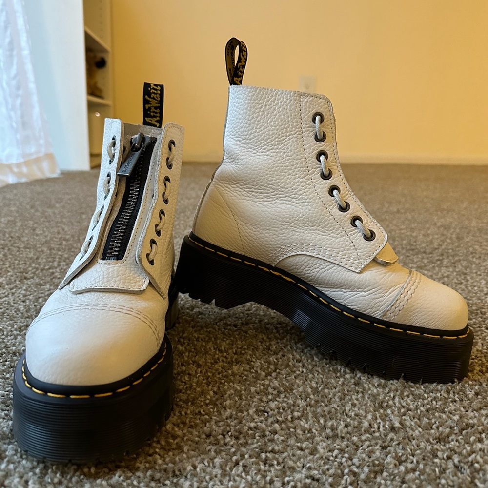 COPY - Doc Marten - Sinclair Boot in White